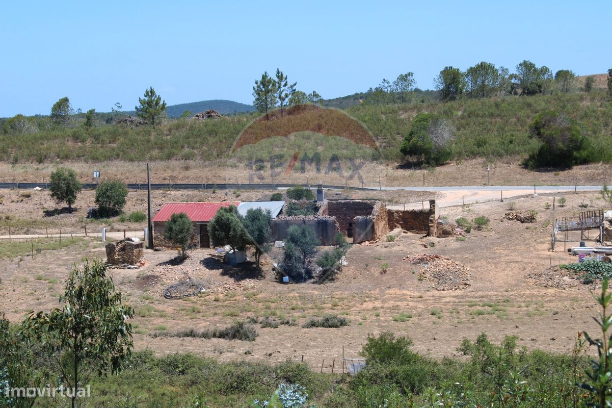 Дом с 9 спальнями в Алжезур, Португалия № 38857