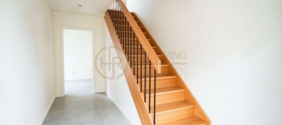 Casa de 3 dormitorios en Esslingen, Germany No. 351579 5