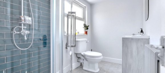 4 bedrooms House in South Croydon, United Kingdom No. 4862 15