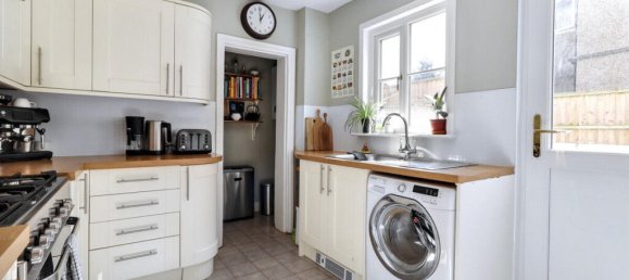 4 bedrooms House in South Croydon, United Kingdom No. 4862 8