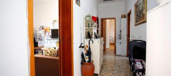 5 rooms Apartment in Massa, Italy No. 85123 11