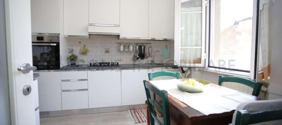 5 rooms Apartment in Massa, Italy No. 85123 3