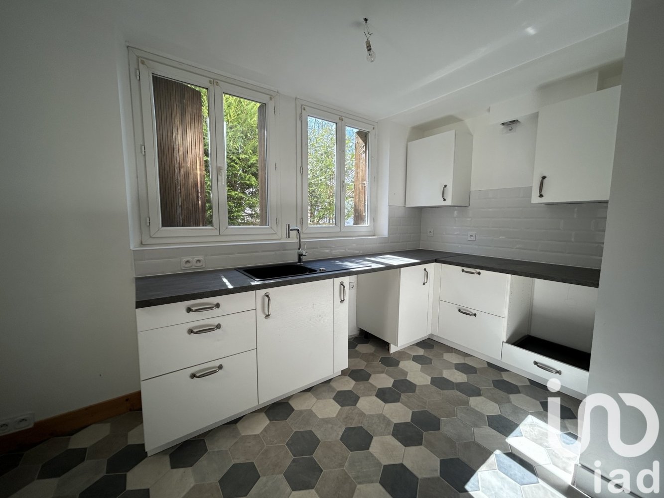 2 bedrooms House in Angouleme, France No. 111011