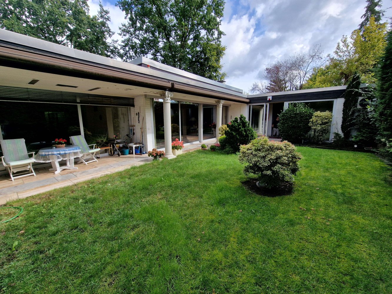 Бунгало с 3 спальнями в Оффенбах, Германия № 191766