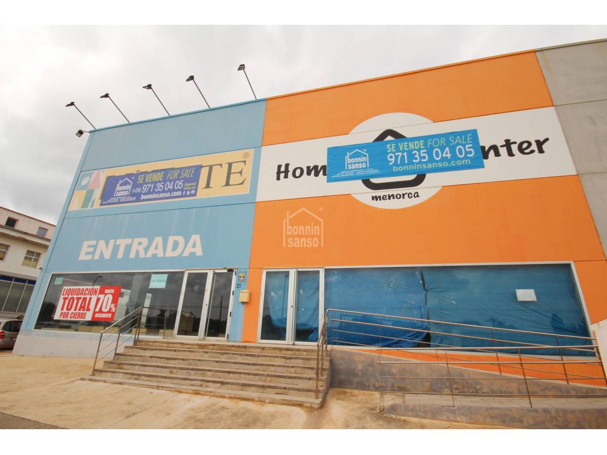 1450m² Commercial property in Mahon, Spain No. 4144