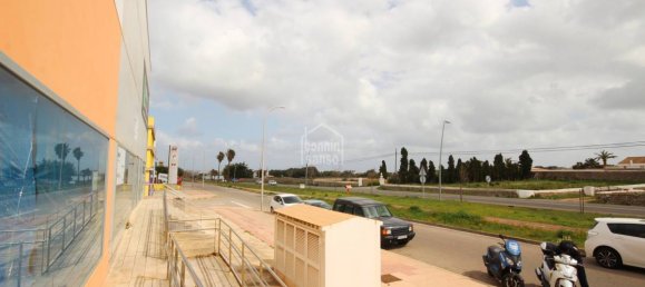 1450m² Commercial property in Mahon, Spain No. 4144 13