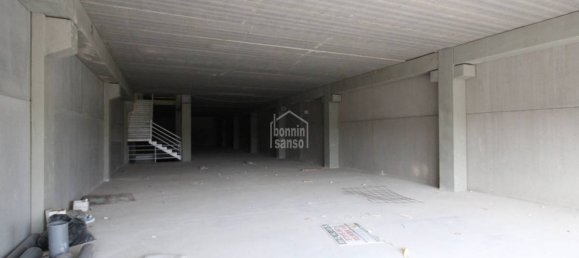 1450m² Commercial property in Mahon, Spain No. 4144 7