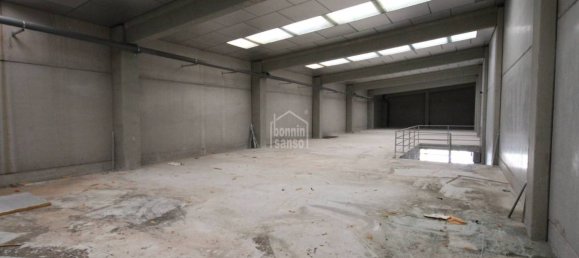 1450m² Commercial property in Mahon, Spain No. 4144 4