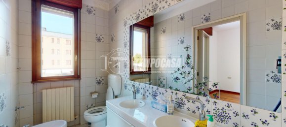 2 bedrooms Apartment in Carpi, Italy No. 378250 2