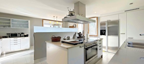 5 bedrooms House in Bergondo, Spain No. 48521 19