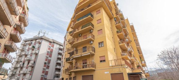 2-salle Appartement à Palermo, Italy No. 49905 2