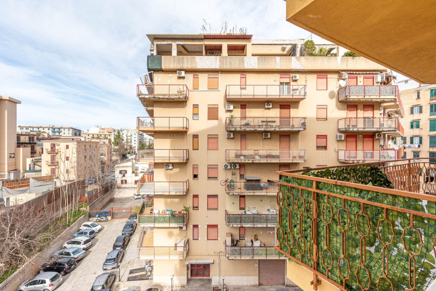 2-salle Appartement à Palermo, Italy No. 49905