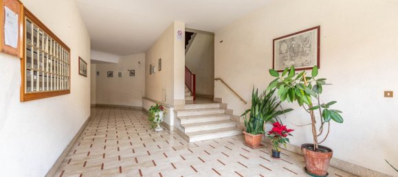 2-salle Appartement à Palermo, Italy No. 49905 4