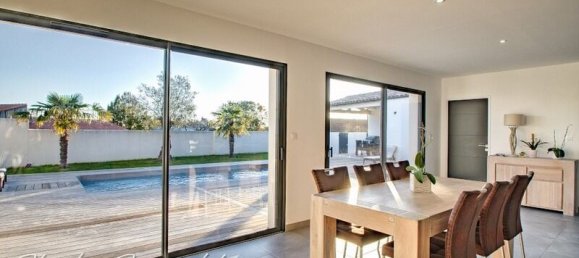 5 bedrooms House in Marsilly, France No. 321077 16