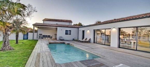 5 bedrooms House in Marsilly, France No. 321077 2