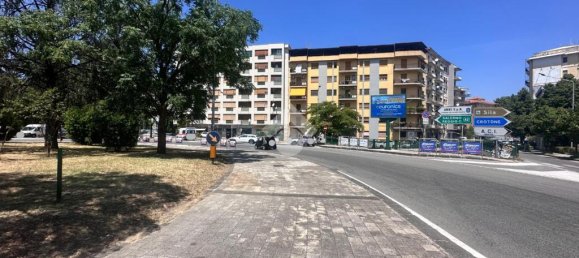 2 rooms Office in Cosenza, Italy No. 353955 2