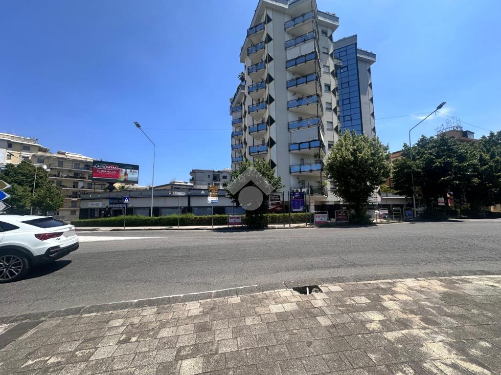 2 rooms Office in Cosenza, Italy No. 353955