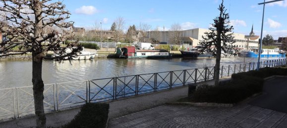 Apartamento de 2 dormitorios en Montargis, France No. 69461 14