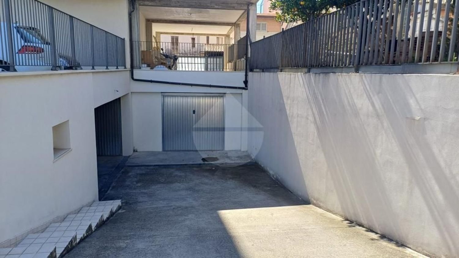 55m² Garage in San Salvo, Italy No. 259054
