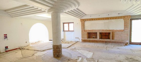 Вилла с 9 комнатами в Авеллино, Италия № 111239 5