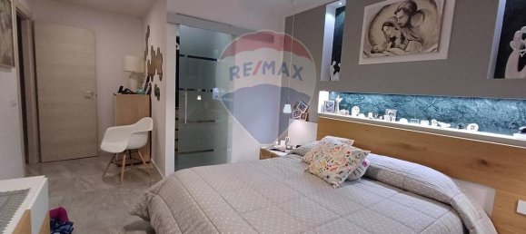 3 bedrooms Apartment in Palermo, Italy No. 61984 11