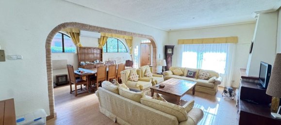 3 bedrooms Villa in Cabo Roig, Spain No. 184722 6