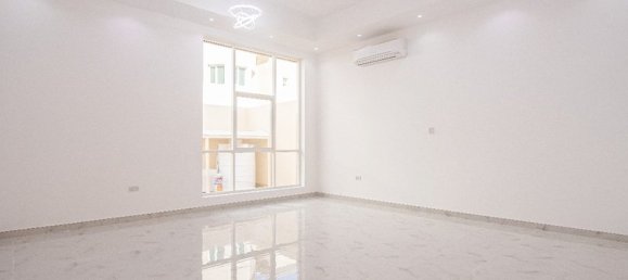 4 Schlafzimmer Villa in Abu Dhabi, UAE, Nr. 37631 5