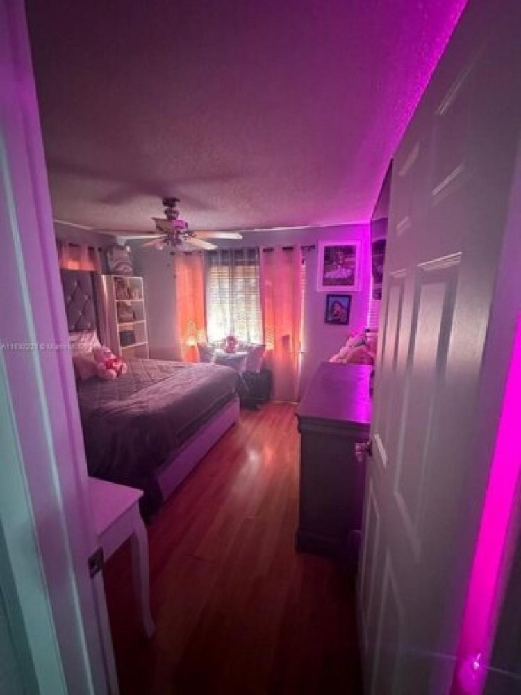 5 bedrooms House in Tamarac, USA No. 406098