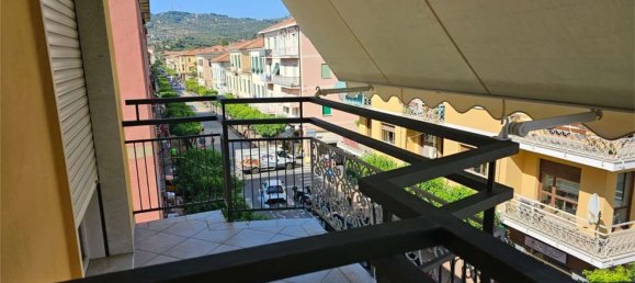 3 rooms Apartment in Diano Marina, Italy No. 123027 3