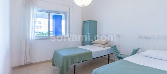 Apartamento de 2 dormitorios en Quarteira, Portugal No. 122990 18