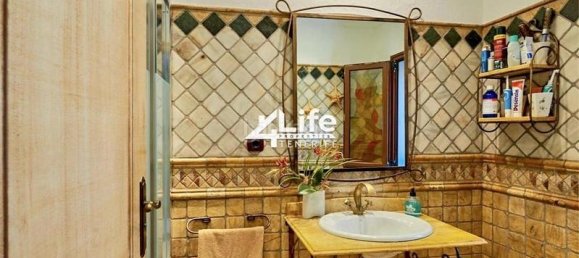 4 bedrooms Villa in Adeje, Spain No. 126280 5