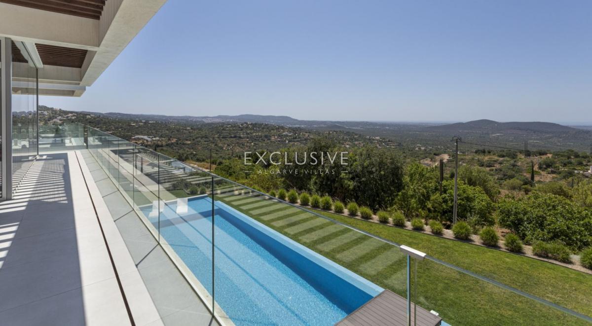 4 bedrooms Villa in Loule, Portugal No. 1793