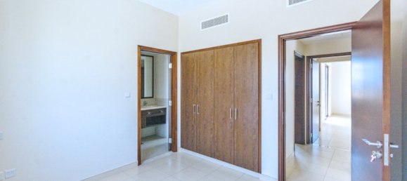4 bedrooms Villa in Reem, UAE No. 563 17