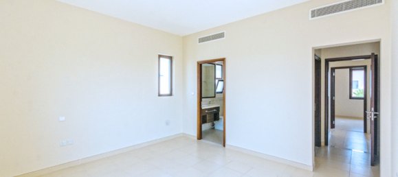 4 bedrooms Villa in Reem, UAE No. 563 16