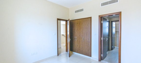 4 bedrooms Villa in Reem, UAE No. 563 14