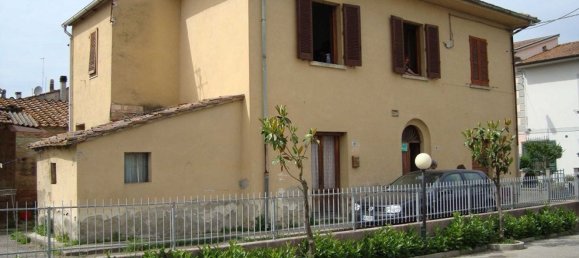 9 rooms House in San Miniato, Italy No. 115093 3