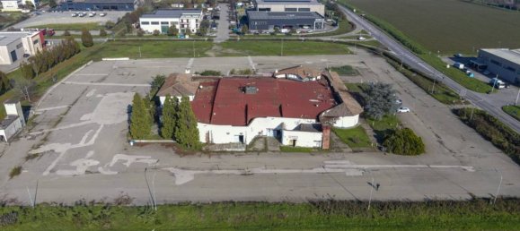 5 rooms Building in Gualtieri, Italy No. 310767 4