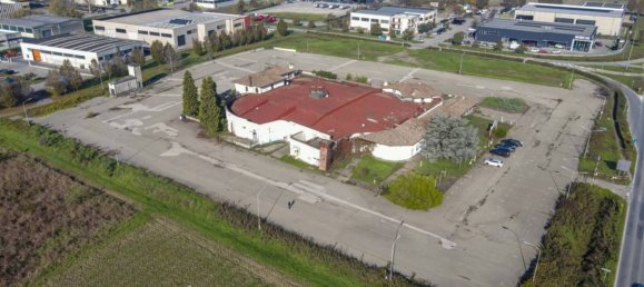 5 rooms Building in Gualtieri, Italy No. 310767 5