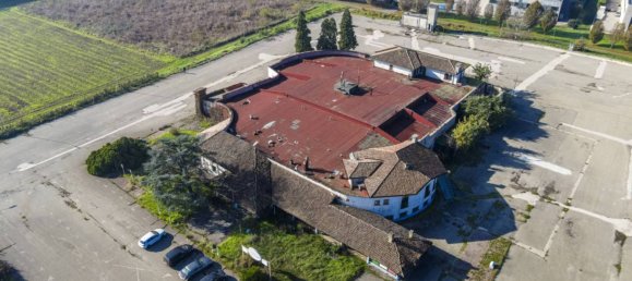 5 rooms Building in Gualtieri, Italy No. 310767 8