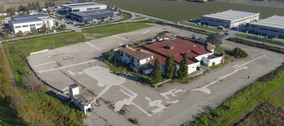 5 rooms Building in Gualtieri, Italy No. 310767 9