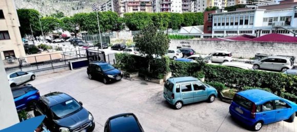 3-salle Appartement à Palermo, Italy No. 48235 13