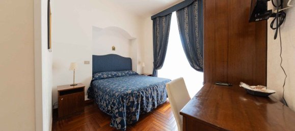 8 bedrooms Apartment in Rome, Italy No. 345258 2