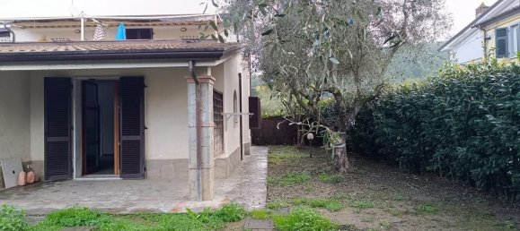 Дом с 4 комнатами в Кастельнуово Магра, Италия № 89064 42