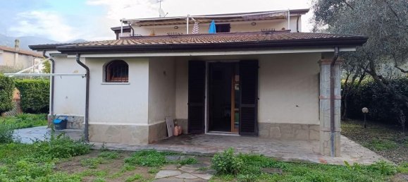 Дом с 4 комнатами в Кастельнуово Магра, Италия № 89064 19