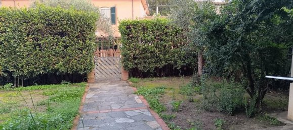 Дом с 4 комнатами в Кастельнуово Магра, Италия № 89064 10