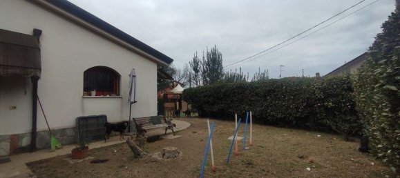 Дом с 4 комнатами в Кастельнуово Магра, Италия № 89064 2