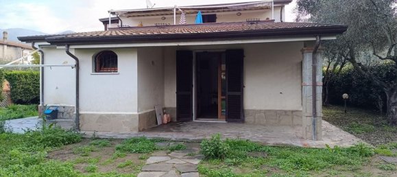 Дом с 4 комнатами в Кастельнуово Магра, Италия № 89064 18