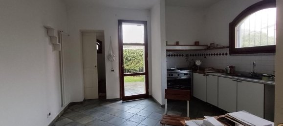 Дом с 4 комнатами в Кастельнуово Магра, Италия № 89064 24