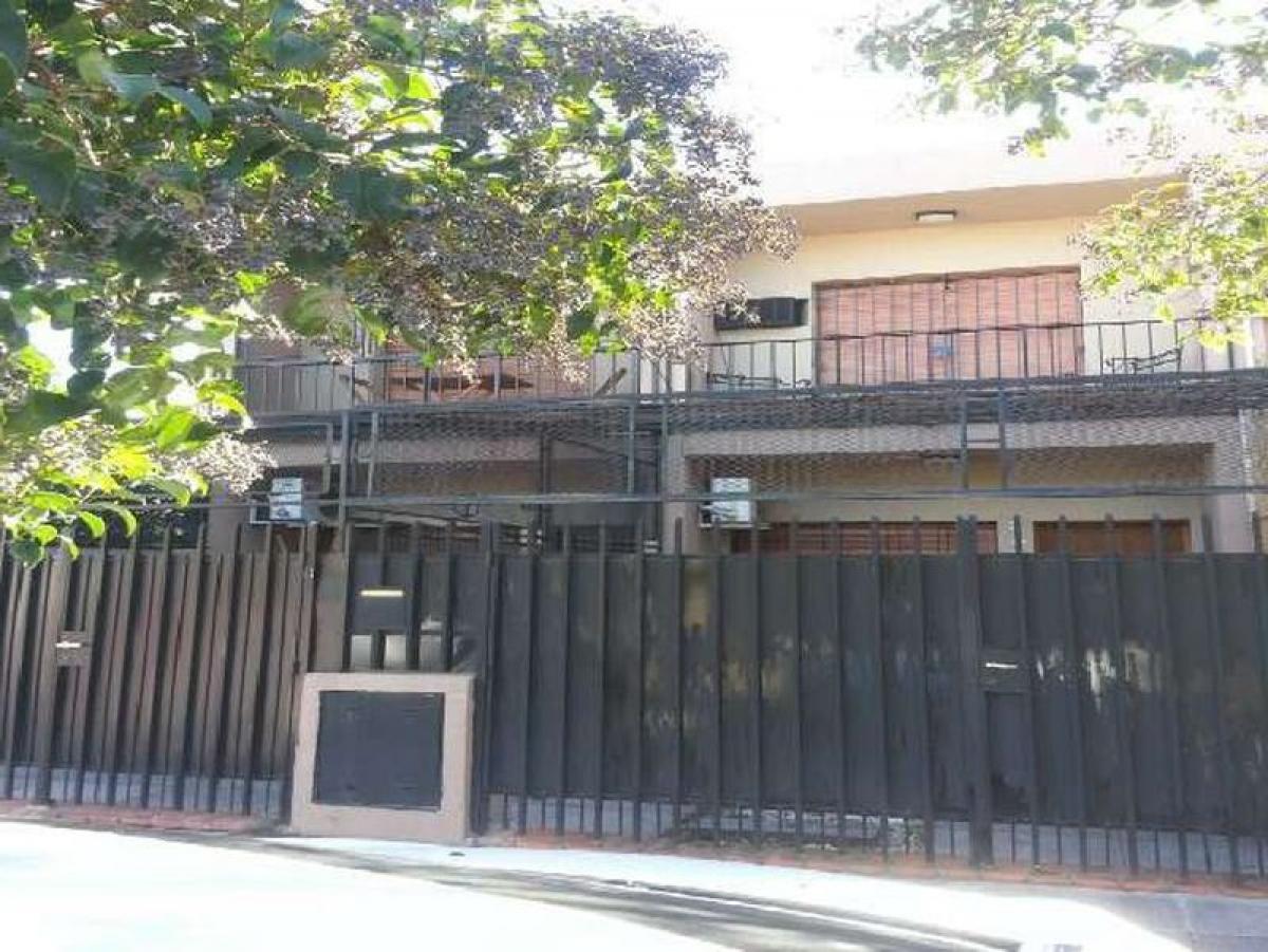 2 bedrooms House in Moron, Argentina No. 17257