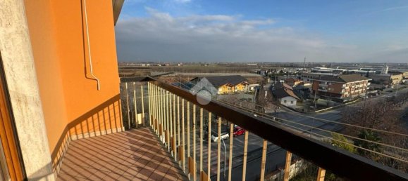 3 rooms Apartment in Costigliole Saluzzo, Italy No. 33142 9